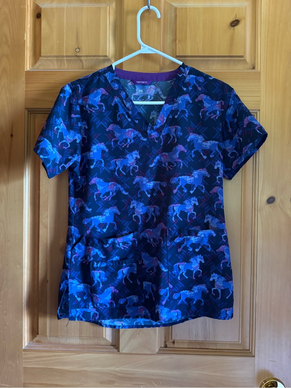 Carhartt Black Navy & Purple Horse-Print V-Neck Top